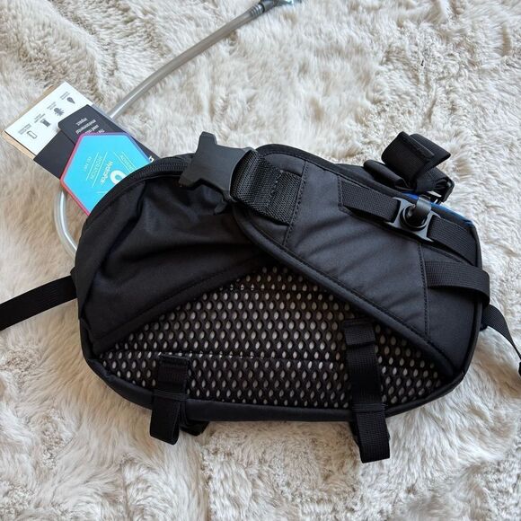 NWT Hot Laps 5L Bike Hydration Waist Bag - Color:Midnight Blue - Picture 4 of 9